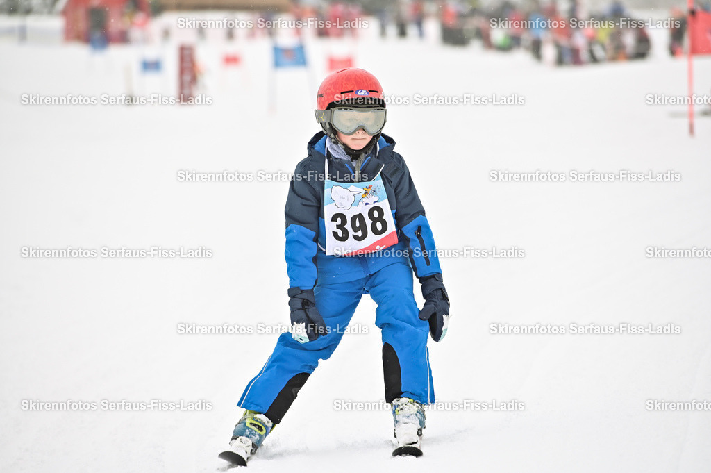 SRF_20.02.2026_0156 | Skirennfotos,Serfaus,Fiss,Ladis,Kinderskirennen,Winter,Tirol,Oberland,skirace,SFL,feelfree,weil wir's genießen,ski,Ski,skifahren,Sonnenplateau, - Realisiert mit Pictrs.com