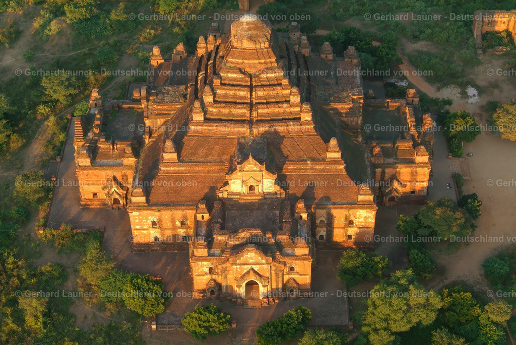 MYM0012 | Online-Shop für Luftbilder aus Deutschland. Seit über 45 Jahren baut Gerhard Launer das Luftbildarchiv mit unterschiedlichsten Themen stetig weiter aus.
