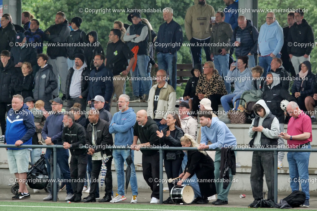 Fußball : C-Junioren : Aufstieg Regionalliga West : SUS 09 Dinslaken - Vfb 03 Hilden am 04.06.2026 in Dinslaken | Fußball : C-Junioren : Aufstieg Regionalliga West : SUS 09 Dinslaken (rotr Trikots)- Vfb 03 Hilden (weiße Trikots) am 04.06.2026 in Dinslaken - Realisiert mit Pictrs.com