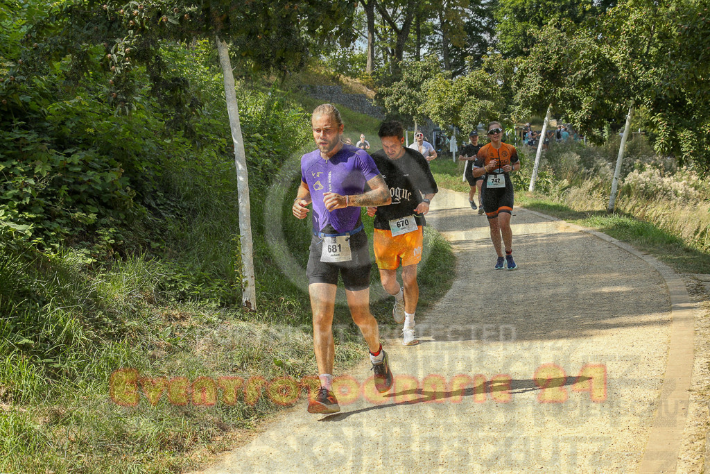 250824_1450_EX1_7778 | Sportfotografie im Rhein-Sieg Kreis, Köln, Bonn, NRW, Rheinland Pfalz, Hessen, etc. Unser Tätigkeitsfeld umfasst den Laufsport vom Volkslauf über den Marathon, Duathlon, Triathon bis zum Ultralauf wie Kölnpfad Ultra oder Schindertrail.