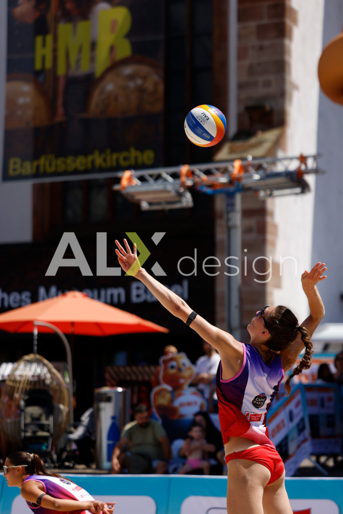 Obi BeachTour 2026 - Basel | BASEL, SWITZERLAND - JULY 18: NADINE DEMIERRE (SUI) serve during the Obi BeachTour 2026 match between BOSSART / ABBÜHL (SUI) and FLÜCKIGER / DEMIERRE (SUI) at Barfüsserplatz on July 18, 2026 in Basel, Switzerland. - Realisiert mit Pictrs.com