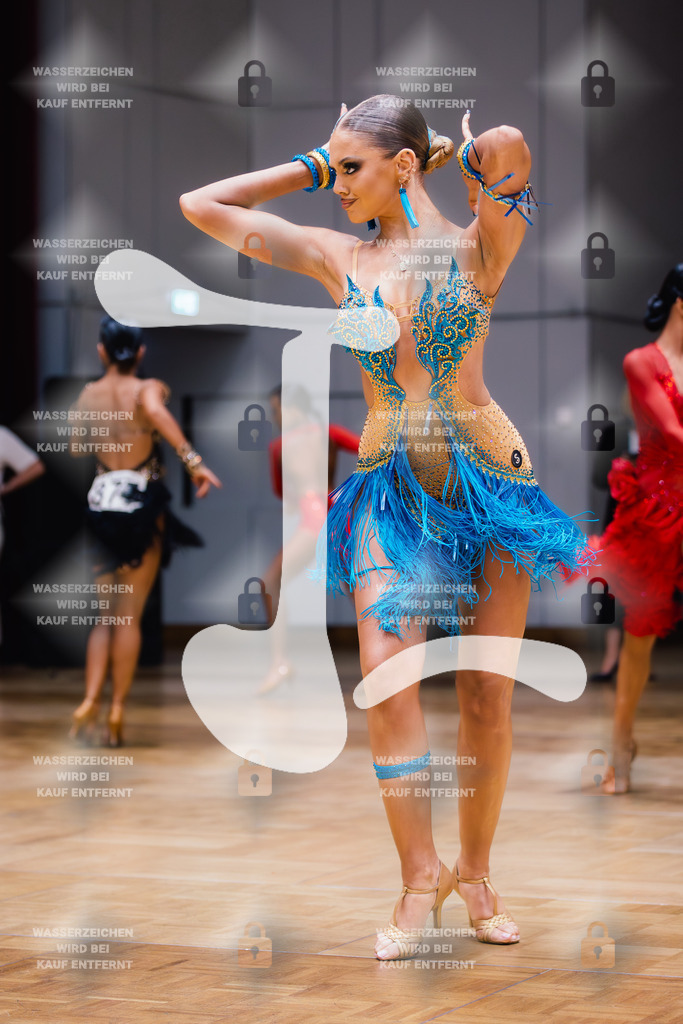 GOC 2025 - WDSF Solo Junior II Latin Female - 2025-08-21-7643 | Webshop for digital downloads and prints of dance sport, event & show photographer Julian Link - Realisiert mit Pictrs.com