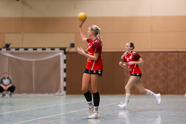 Handball I Damen I Saison 2025-2026 I Verbandsliga Süd I HSG Kalkberg 06 - MTV Dänischenhagen I 14.12.2025.77 | Klara Merle Remuß (23, MTV Dänischenhagen) - Realisiert mit Pictrs.com