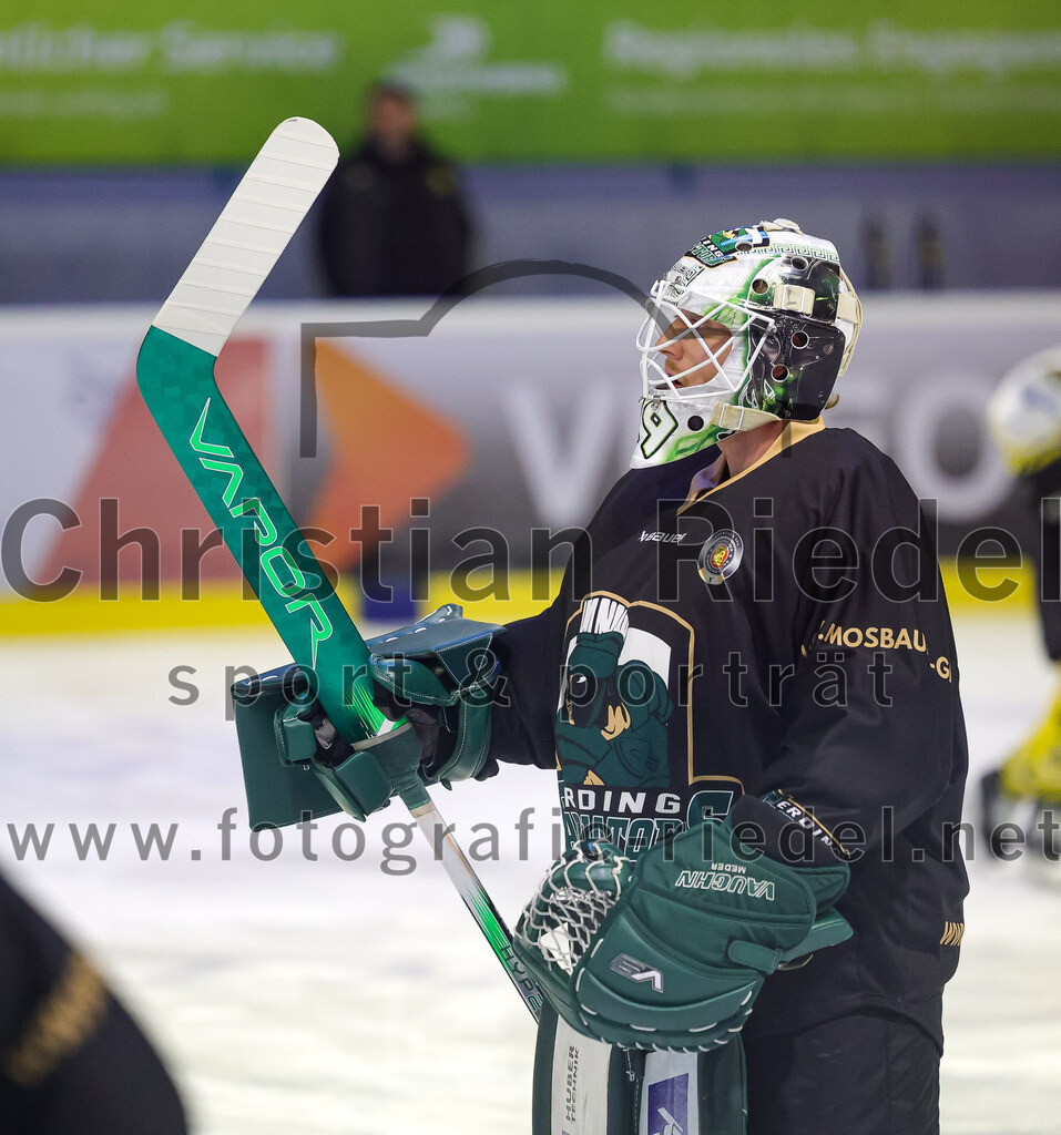 2025-10-10_003_TSV_Erding_gegen_onesto_Tigers_Bayreuth | Erding, Deutschland, 10.10.2025:Eishockey, Oberliga Süd 2025 / 2026, 7. Spieltag, TSV Erding gegen onesto Tigers Bayreuth, Endergebnis: 2:5Torwart Leon Meder (Erding Gladiators, #39)Foto: Christian Riedel / fotografie-riedel.net