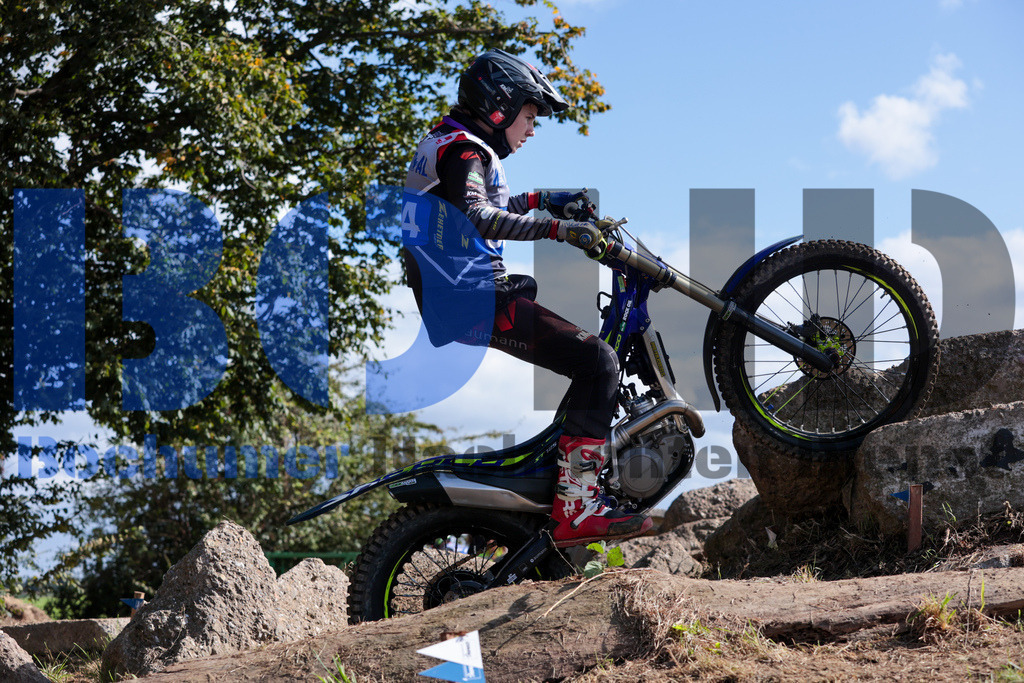 SES_DMTRIA20240929-20 | bond - Realisiert mit Pictrs.com