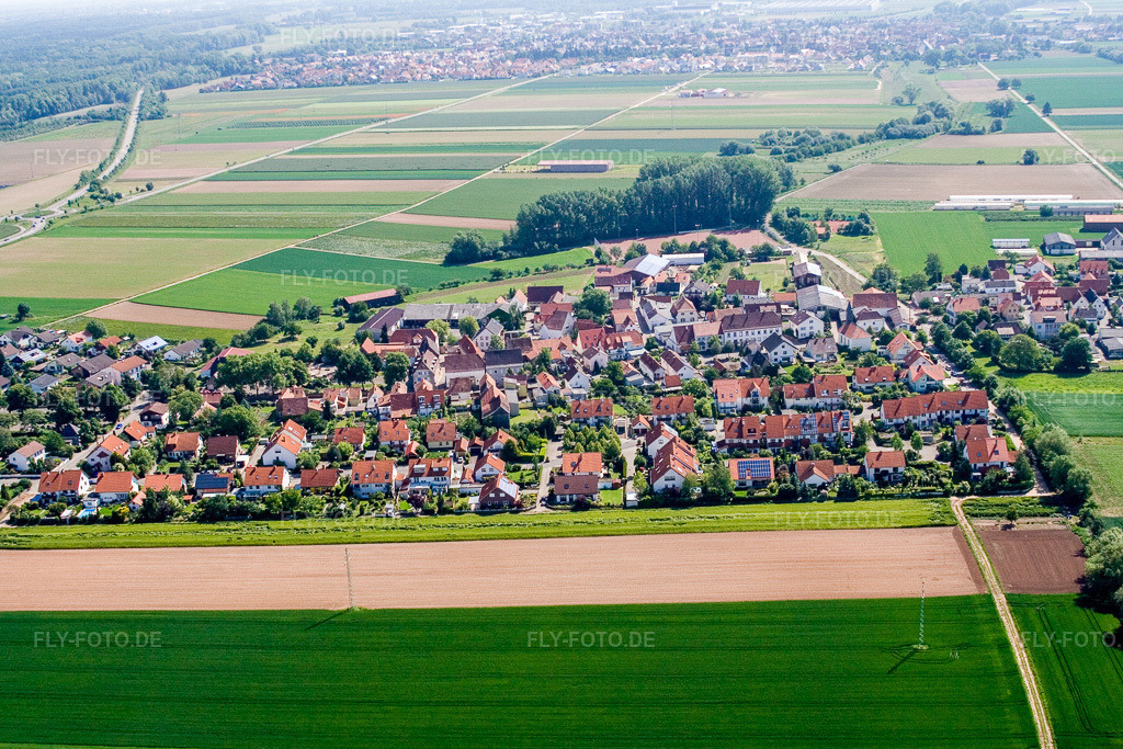 Luftbild: Ortsansicht von Westen im Ortsteil Mörlheim in Landau im Bundesland Rheinland-Pfalz in Deutschland. Foto: IMG_2240.jpg vom 03.06.2006 durch Werner Riehm/FLY-FOTO.de