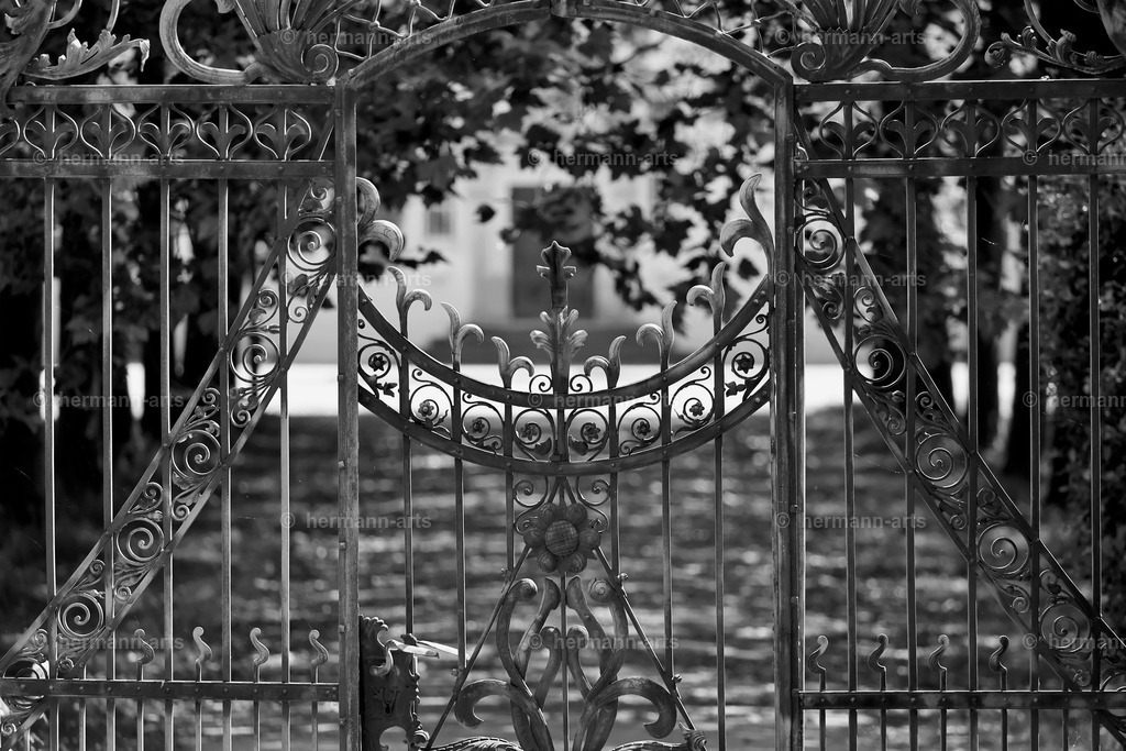Hermann-Arts_Barockes Tor_052 | Photo Foto Kunst Art schwarzweiss Bilder Rheine Münster Berlin Blumen 