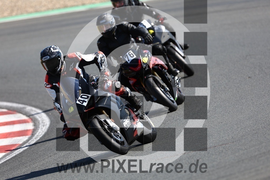 0076-20240513_00974 | Schöne Erinnerungen an spannende Momente - das festzuhalten ist unser Job. PIXELrace.de ist seit 2003 auf den Rennstrecken Europas unterwegs um die Action draußen beim Fahren und die wunderbare Stimmung imm Fahrerlager für euch einzufangen.