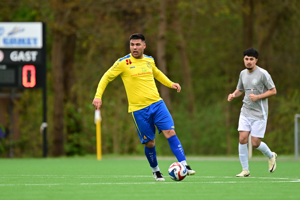 Fußball I Herren I Saison 2024-2025 I Kreisliga I 28. Spieltag I FTSV Altenwerder II - Buxtehuder SV | Der Sportfotograf. - Realisiert mit Pictrs.com