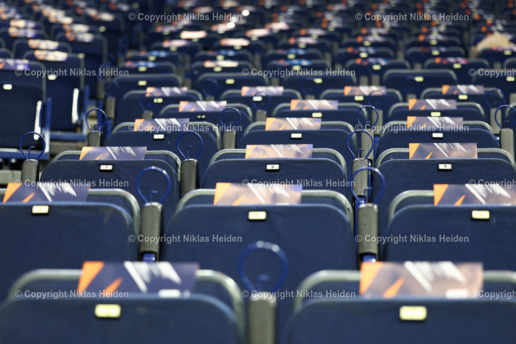 NH_HSVHamburg_FüchseBerlin_HandballBundesliga_23122025 | Leere Sitze vor dem Anpfiff in der Barclays Arena.Handball I Herren I Bundesliga (Daikin HBL) I Saison 2025-2026 I 24. Spieltag I Handball Sport Verein Hamburg - Füchse Berlin I 23.12.2025 I Barclays Arena