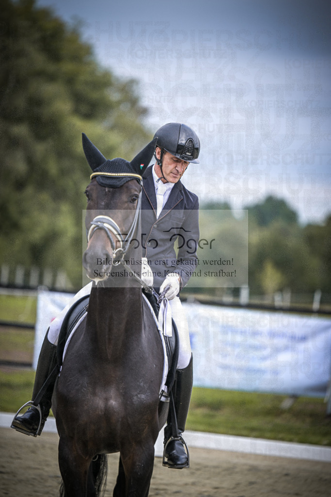 DOS_0017 | Entdecke hochwertige Reitturnierfotos von Foto Oger. Professionell, emotional und authentisch – jetzt Lieblingsmomente im Shop bestellen.Deutschlandweite Turnierfotografie. - Realisiert mit Pictrs.com