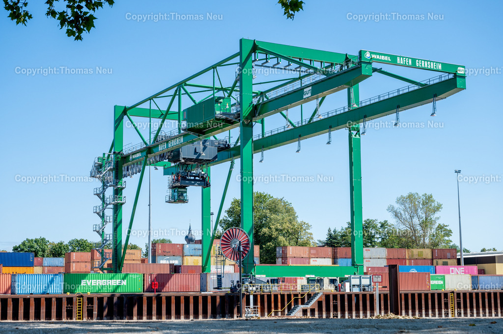DSC_2790 | Hessen, Gernsheim, Hafen ,Container, Kran, , Bild: Thomas Neu