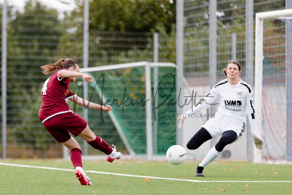 Frauen Landesliga, 2. Spieltag, Saison 2025/2026: 1. FC Gievenbeck - ASC Schöppingen | IGA 2027 Frauen Landesliga, 2. Spieltag, Saison 2025/2026, 1. FC Gievenbeck empfängt ASC Schöppingen im Sportpark Gievenbeck in Münster. Foto: sportfotografie.ms | Markus Paletta - Realisiert mit Pictrs.com