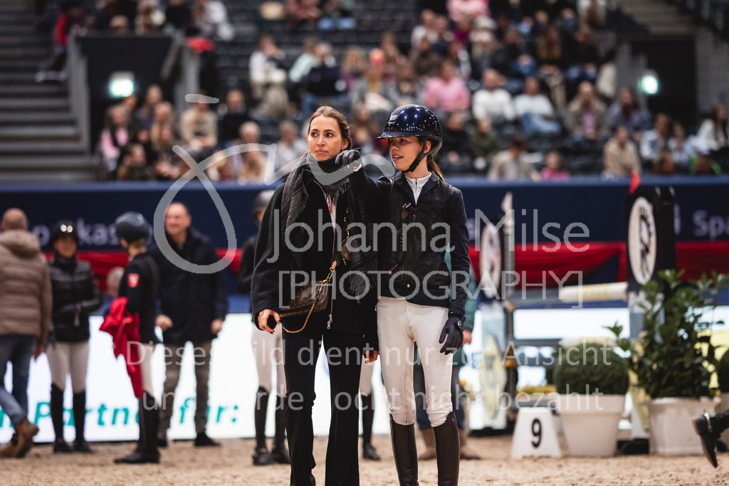 240119_Leipzig_PonyTrophy-544 | Deine schönsten Turniermomente als professionelle Fotos! Entdecke hochwertige Pferdesport-Fotografie im Online-Shop. Jetzt Fotos finden & bestellen!