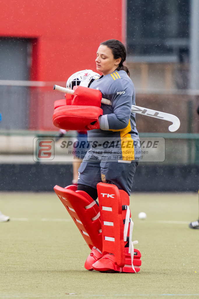 HK_20230401_106637 | 1. Bundesliga Damen Düsseldorfer HC - Harvestehuder THC  am 1.4.2023 DHC Düsseldorf, Düsseldorf , Krüger Rosa Torfrau ( Harvestehuder THC #32 )