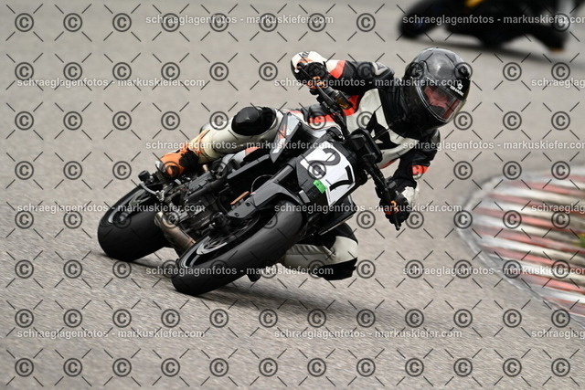 25bt02-1203 | markuskiefer.com - Realisiert mit Pictrs.com