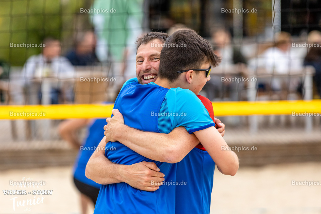 2022-00063091-Vater-Sohn-Turnier-Turnierbilder-2 | 26.05.2022; Berlin Foto: Gerold Rebsch - www.beachpics.de