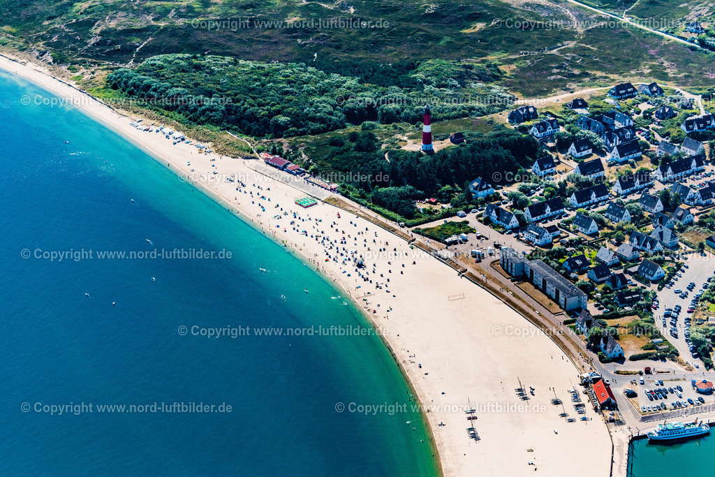 Sylt_Hörnum_Strand_ELS_8698130822 | HöRNUM (SYLT) 13.08.2022 Hafenanlagen an der Meeres- Küste der Nordsee- Insel Sylt im Ortsteil Hörnum im Bundesland Schleswig-Holstein, Deutschland. // Port facilities on the marine coast of the North Sea island of Sylt in the district Hoernum in the state Schleswig-Holstein, Germany. Foto: Martin Elsen