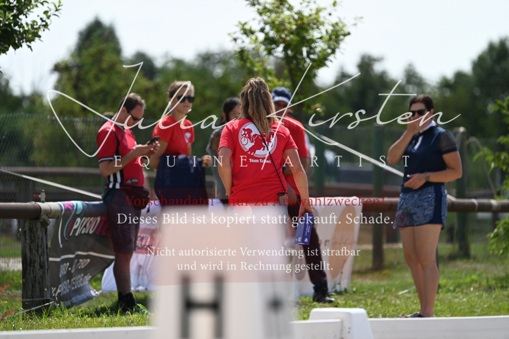 DSC_5799 | Pferde- und Turnierfotografie in Westsachsen. Pferdeportraits, Auftragszeichnungen und intuitive Kunst.