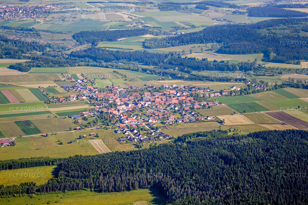 Luftbild: Ortsansicht im Ortsteil Täbingen in Rosenfeld im Bundesland Baden-Württemberg in Deutschland. Foto: IMG_57434.jpg vom 08.06.2013 durch Werner Riehm/FLY-FOTO.de