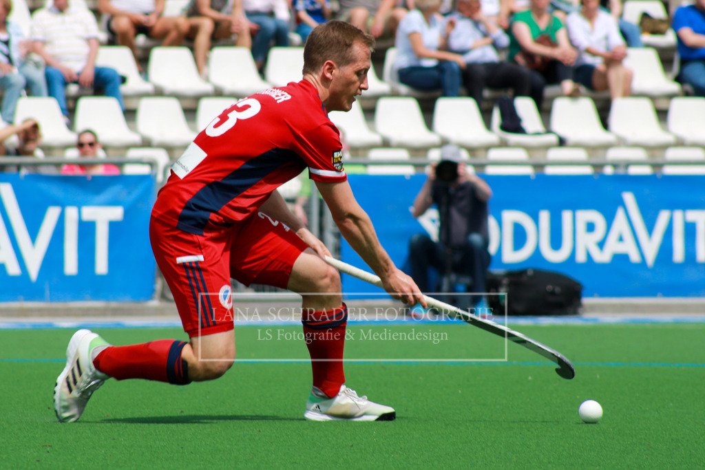 Kapitän Jan-Philipp Fischer BUNDESLIGA HERREN VF3 MHC-CHTC 21.05.2023 | lanaschraderfotografie - Realisiert mit Pictrs.com