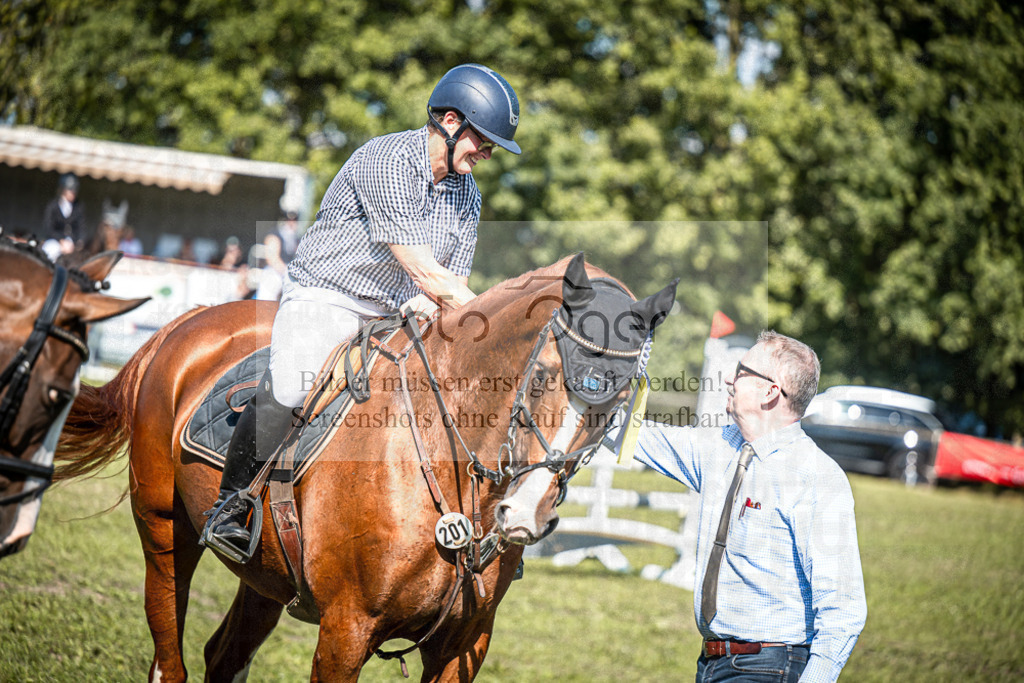 Z63_0022 | Entdecke hochwertige Reitturnierfotos von Foto Oger. Professionell, emotional und authentisch – jetzt Lieblingsmomente im Shop bestellen.Deutschlandweite Turnierfotografie. - Realisiert mit Pictrs.com