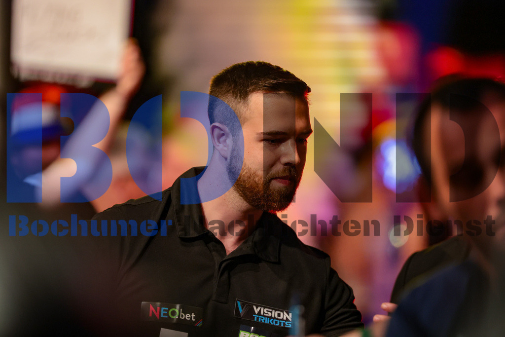 PDC European Darts Open 2024 | {headline}(Foto: Sebastian Sendlak / BOND) - Realisiert mit Pictrs.com