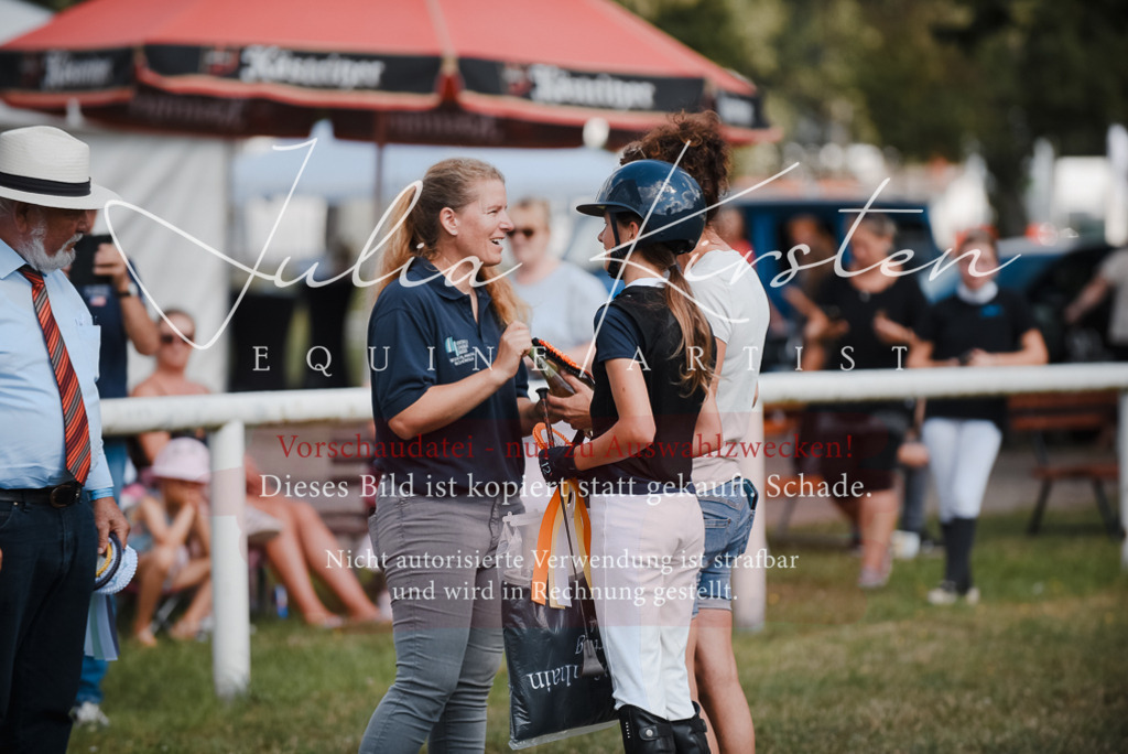 DSC_5549 | Pferde- und Turnierfotografie in Westsachsen. Pferdeportraits, Auftragszeichnungen und intuitive Kunst.