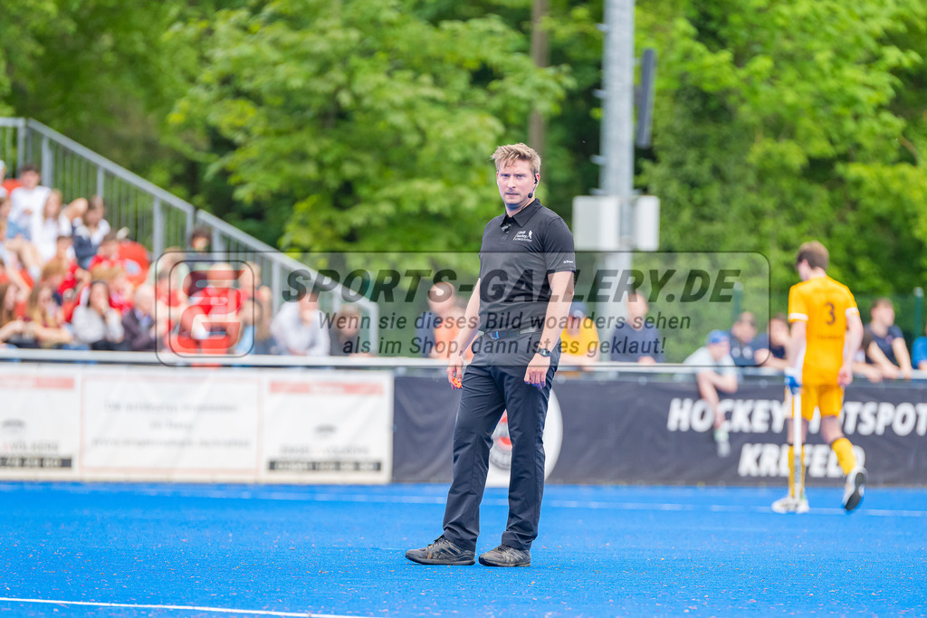 HK_20230507_107991 | 1. Bundesliaga Herren Creefelder HTC - Harvestehuder THC  am 7.5.2023 Crefelder HTC ( CHTC ), Krefeld  , Thomas HInsken ( SR )