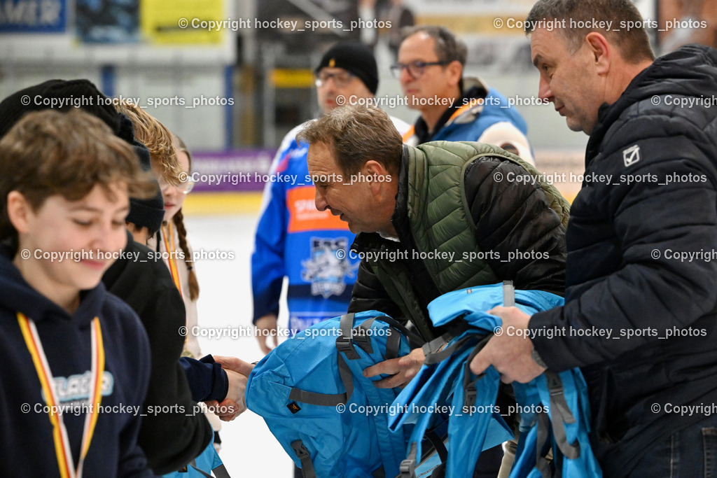 ESC SPARKASSE STEINDORF vs. EHC Althofen | ESC Steindorf Nachwuchs, Sektionsleiter ESC Steindorf Hans Tschernutter, Vorstandsdirektor Sparkasse Feldkirchen Gerhard Greimer, ESC SPARKASSE STEINDORF vs. EHC Althofen, ESC SPARKASSE STEINDORF vs. EHC Althofen am 06.03.2026 in Steindorf (Ossiachersee Halle), Austria, (Photo by Bernd Stefan)