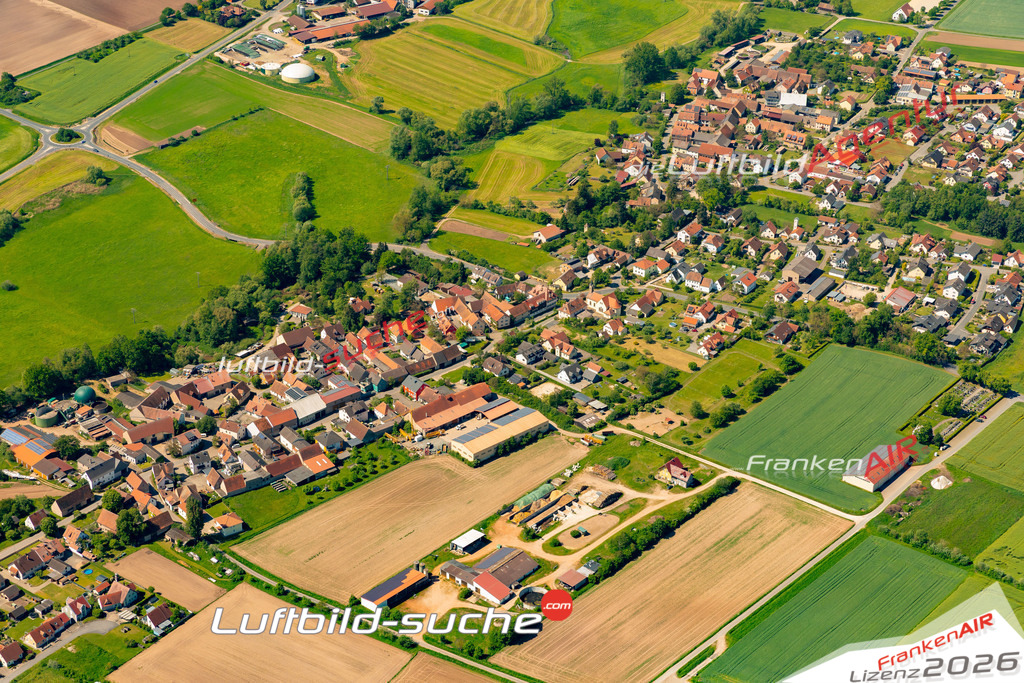 Das Luftbild zeigt : Vorra Frensdorf - Die Luftaufnahme wurde 2024 vom UL-Flugzeug aus erstellt ( keine Drohne ) - Hochauflösende Luftaufnahme - Für grossformatige Ausdrucke geeignet. Die Geschenkidee !Mit Lizenz und Bildrechte bestellbar