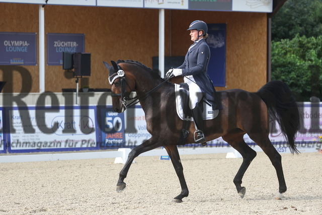 Birkhof_2024_Prfg.Nr.09_Dressur_Kl.S_Nachwuchspferde_Anja Rechtenbacher-Lasser_Friedensfürstin 5 (5) | Alle Fotos der Reiterjournal Fotografin Doris Matthaes im Reiterjournal Online-Fotoshop. - Realisiert mit Pictrs.com