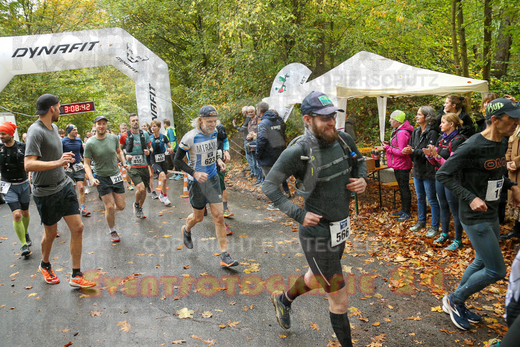 241027_1008_EX1_3567 | Sportfotografie im Rhein-Sieg Kreis, Köln, Bonn, NRW, Rheinland Pfalz, Hessen, etc. Unser Tätigkeitsfeld umfasst den Laufsport vom Volkslauf über den Marathon, Duathlon, Triathon bis zum Ultralauf wie Kölnpfad Ultra oder Schindertrail.