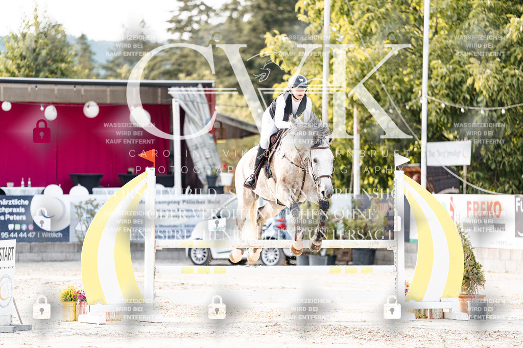 CK906740 | Turnierfotografie Pferdefotografie Trier Rheinland-Pfalz Pferdesport Reitsport Tierfotografie Sportfotografie Pferdevideo Pferdevideografie Equestrianvideography equestrianphotography  - Realisiert mit Pictrs.com