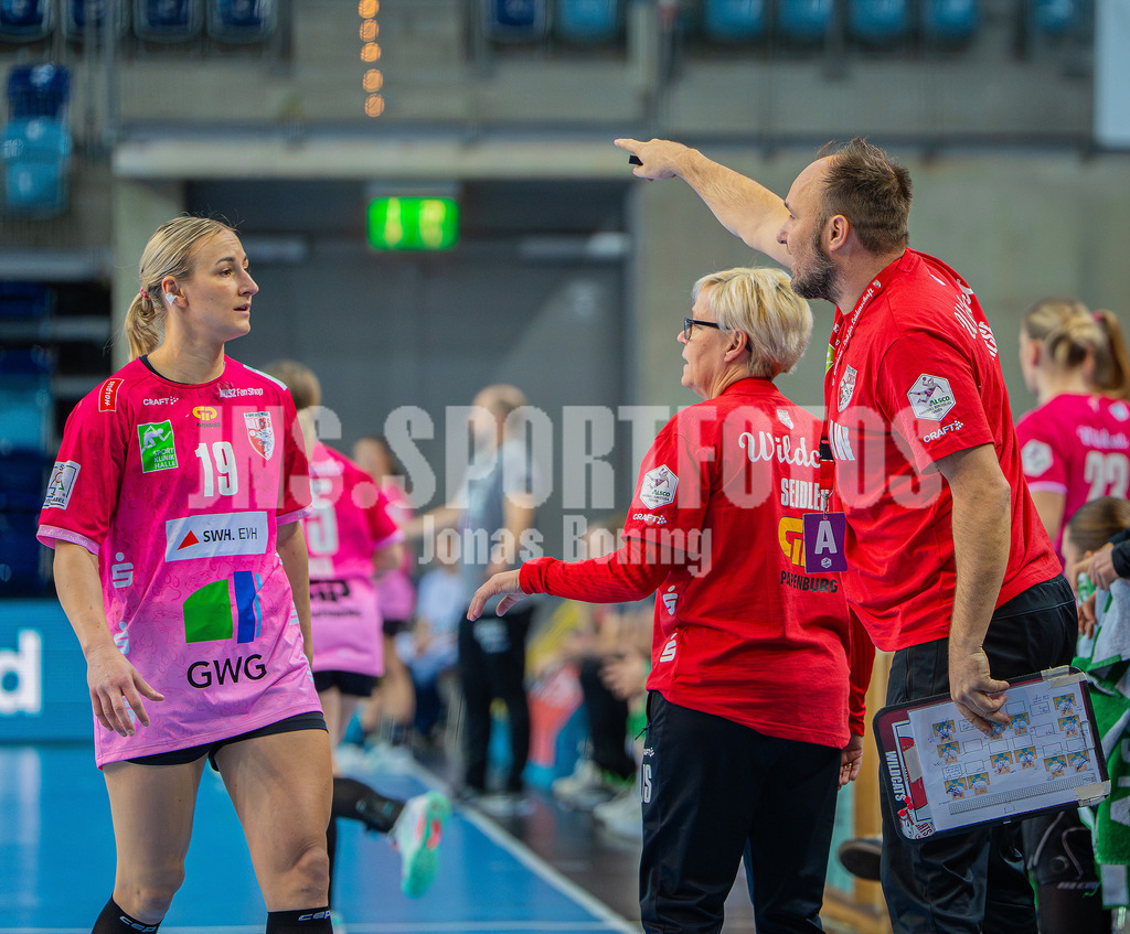 Handball I Frauen I Saison 2025-2026 I 1. HBF I 15. Spieltag I VFL Oldenburg - SV Union Halle-Neustadt 0022 | Lea Gruber (19, SV Union Halle-Neustadt) - Realisiert mit Pictrs.com