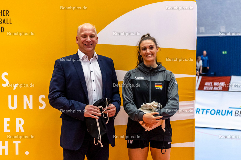 2023-00071026-Freundschaftsspiel-Deutschland-Ukraine | Jubel Lena STIGROT GER 20.05.2023; Berlin Foto: Gerold Rebsch - www.beachpics.de
