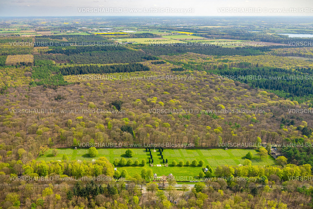 Kleve240402497KleverReichswaldForestWarCemetery | Luftbild, Reichswald Forest War Cemetery, britischer Militärfriedhof Ehrenfriedhof und Kriegsgräberfriedhof, Mischwald Waldgebiet, Materborn, Kleve, Niederrhein, Nordrhein-Westfalen, Deutschland