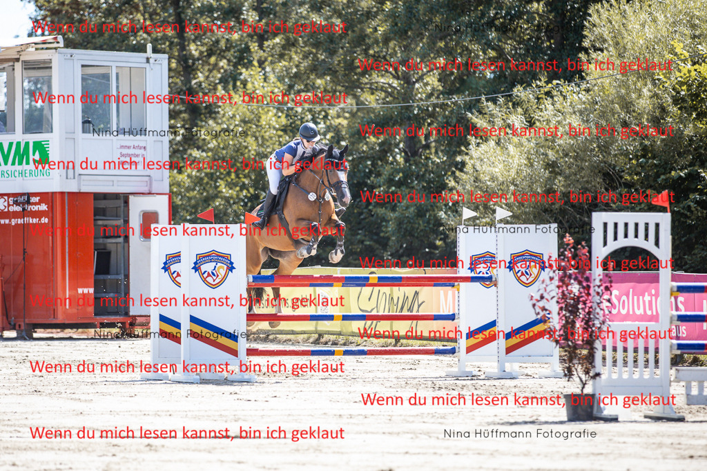 BK1A6589 | Turnierbilder Turnierfotos Nina Hüffmann Turnierfotografie Pferdefotografie Tierzeichnung Haustierzeichnung Pferdezeichnung Hundezeichnung Videograf  - Realisiert mit Pictrs.com