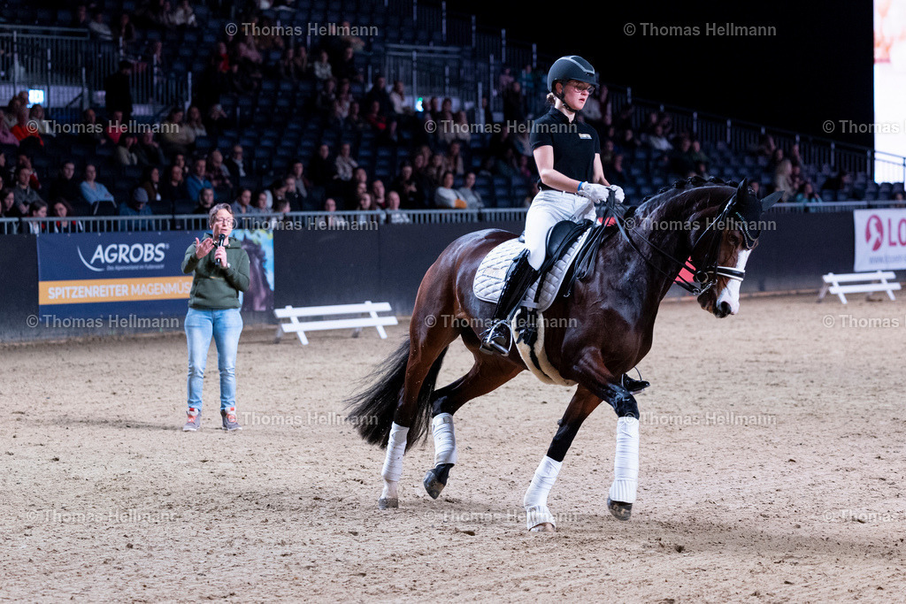 TH_Isabell Werth_ Lehrstunde_27240 | EQUITANA 2025 am 11.03.25 in Essen