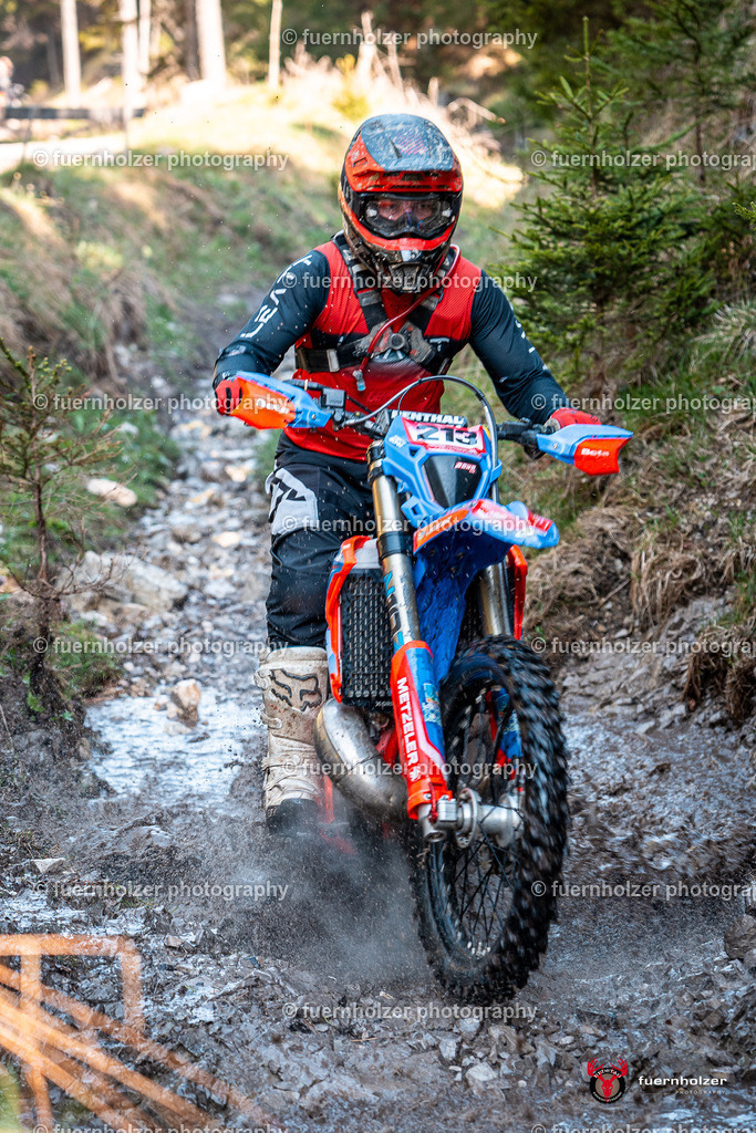 fuernholzer_250501-C1-84 | Fotografische Impressionen von der Red Stag Enduro Extreme by fuernholzer-photography.com. Endurosport in Österreich fotografisch festgehalten von fuernholzer. Auftragsfotografie für Private, Gewerbefotos und Industriefotografie. Eventfotografie, Sportfotografie und Motorsportfotografie. Anbieter von Fotoworkshops, Fototraining, fotografischen Vorträgen und Fotoseminaren.