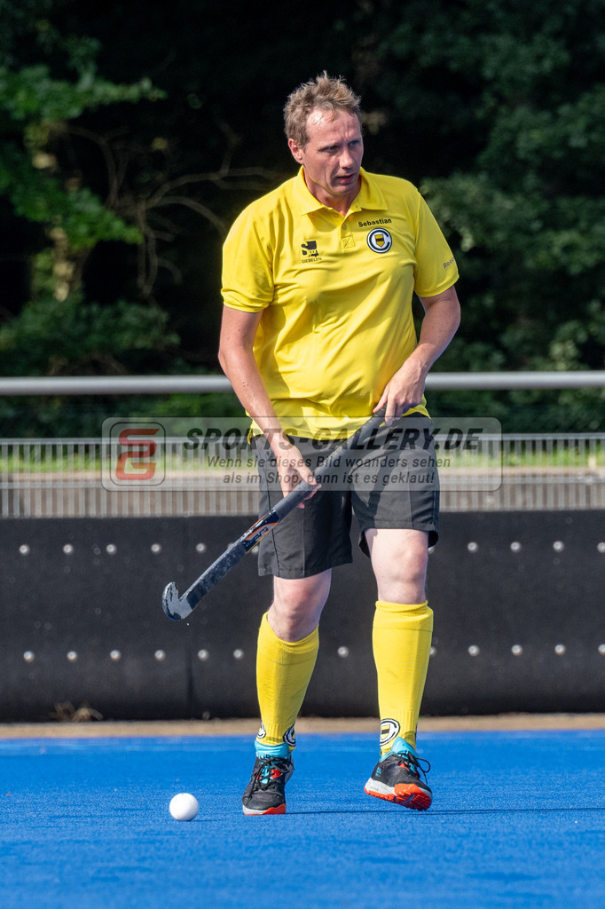 SFE_20240817_0075 | Krefeld, Deutschland, 17.08.2024:  European Cup for Recreational Hockey Players im KTHC Stadion Rot-Weiss Köln Tennis and Hockey Club am 17.08.2024 in Krefeld, Deutschland. (Foto von Stephan Fehrmann)Krefeld, Germany, 17.08.2024: European Cup for Recreational Hockey Players in KTHC Stadion Rot-Weiss Köln Tennis and Hockey Club at 17.08.2024 in Krefeld, Deutschland. (Foto from Stephan Fehrmann)