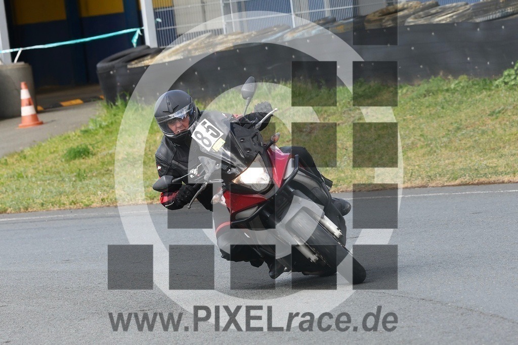 0085-20240505_11920 | Schöne Erinnerungen an spannende Momente - das festzuhalten ist unser Job. PIXELrace.de ist seit 2003 auf den Rennstrecken Europas unterwegs um die Action draußen beim Fahren und die wunderbare Stimmung imm Fahrerlager für euch einzufangen.