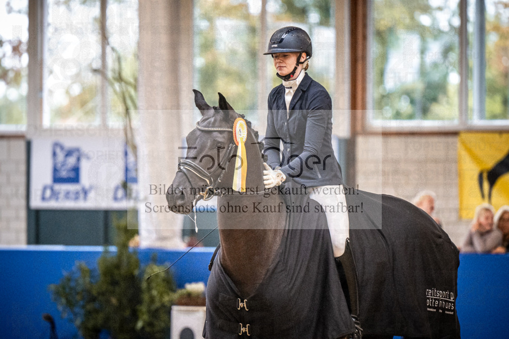 DOS_0004 | Entdecke hochwertige Reitturnierfotos von Foto Oger. Professionell, emotional und authentisch – jetzt Lieblingsmomente im Shop bestellen.Deutschlandweite Turnierfotografie. - Realisiert mit Pictrs.com