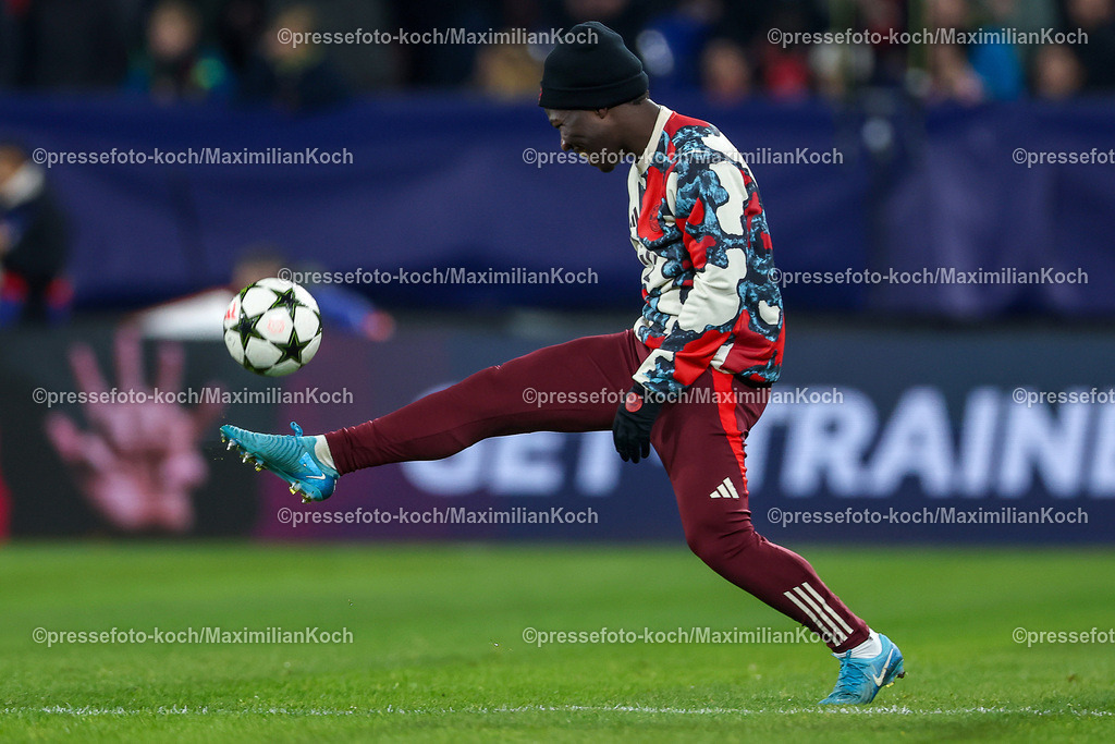 UCL10122402134 | 10.12.2024, Fußball, UEFA Champions League, Schachtar Donezk - FC Bayern München, Arena AufSchalke Gelsenkirchen, 8. Spieltag Saison 2024 2025: Nestory IRANKUNDADFB regulations prohibit any use of photographs as image sequences and or quasi-video.