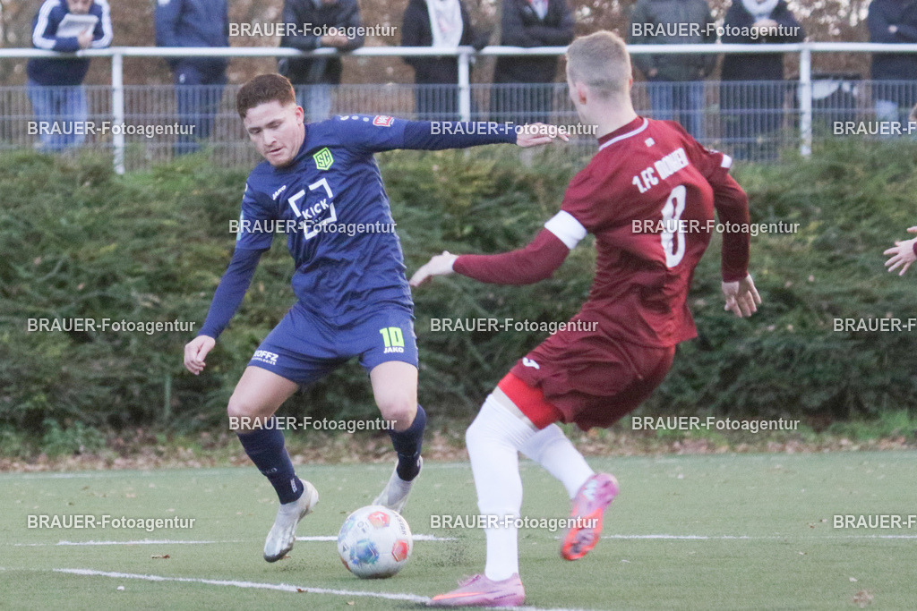 30.11.2025 SC St. Tönis - 1. FC Monheim | Tönisvorst, Deutschland, 30.11.25:  Julio Torrens (SC St. Tönis) im Kampf um den Ball während des Oberliga Niederrhein Spiels zwischen SC St. Tönis - 1. FC Monheim am 30. November 2025 in Tönisvorst, Deutschland. (Foto Ralph Görtz / Brauer-Fotoagentur)