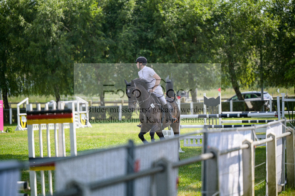 Reitturnier Voxtrup | Entdecke hochwertige Reitturnierfotos von Foto Oger. Professionell, emotional und authentisch – jetzt Lieblingsmomente im Shop bestellen.Deutschlandweite Turnierfotografie. - Realisiert mit Pictrs.com