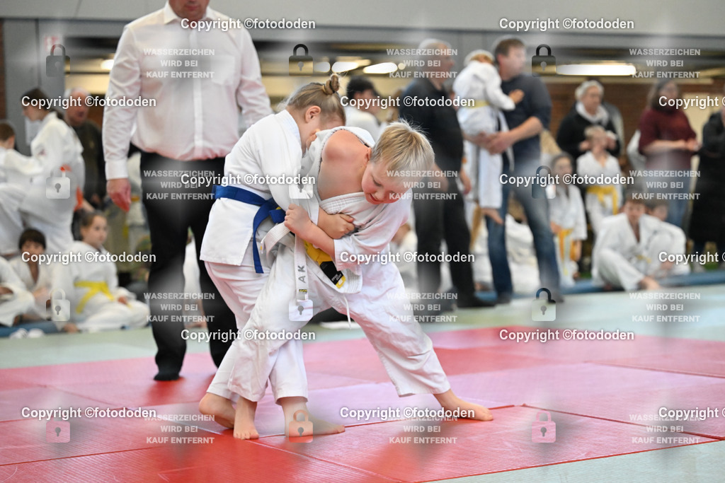 DSC_2676 | Till Niehuisen / TuS Holtriem gegen Charlotte Bär / BSC Burhafe