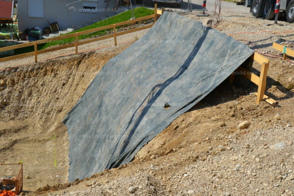 bib-lg02-erdarbeiten-0107 | Nach LV-Leistungsgruppen sortierte Detailfotos über den Bau eines Hauses. Alle Hausbau-Bilder direkt vom Urheber und Autor der Website Haus-Selber-Bauen.com