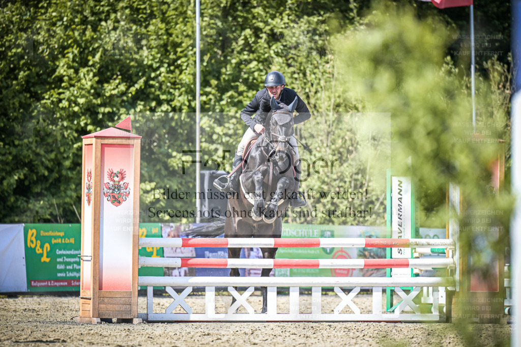 DOS_9268 | Entdecke hochwertige Reitturnierfotos von Foto Oger. Professionell, emotional und authentisch – jetzt Lieblingsmomente im Shop bestellen. - Realisiert mit Pictrs.com