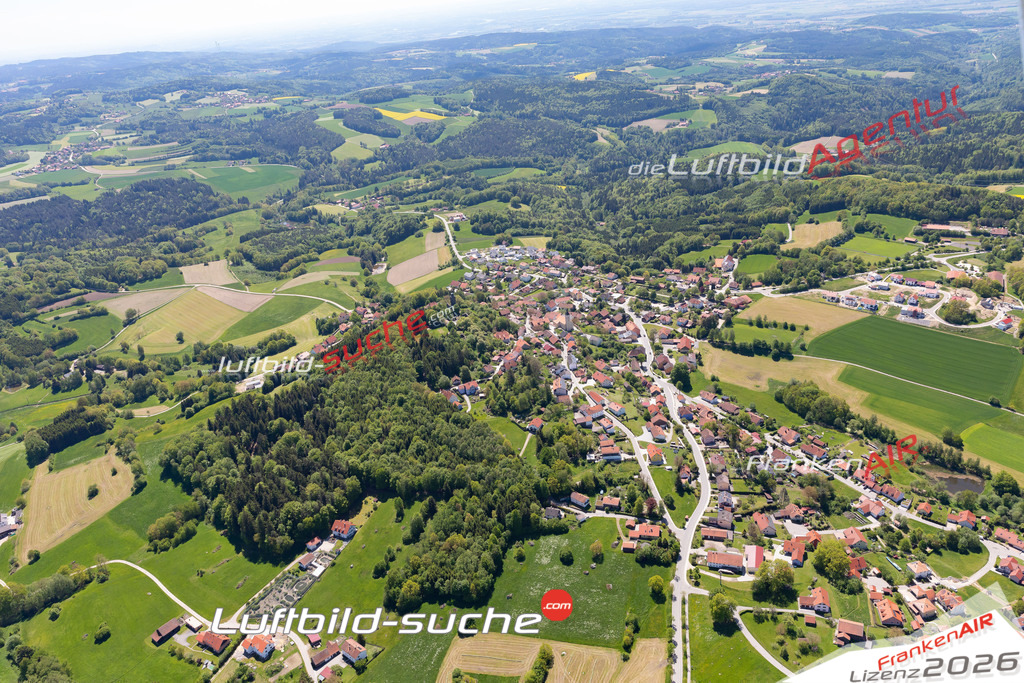 Das Luftbild der Stadt Brennberg wurde 2021 vom Flugzeug heraus erstellt (keine Drohne) Aufnahmehöhe ca.450 Meter- hohe Bildauflösung und Druck-Qualität garantiert!